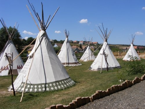 Nőtincs - Sehol Sziget Élménypark